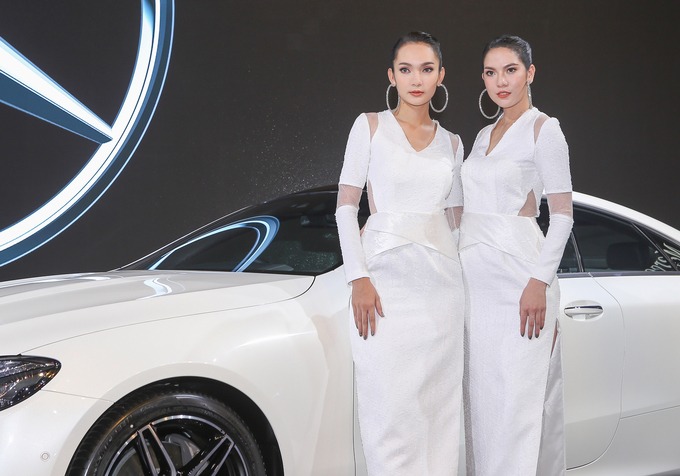 Dàn người mẫu tại triển lãm ôtô lớn nhất Đông Nam Á